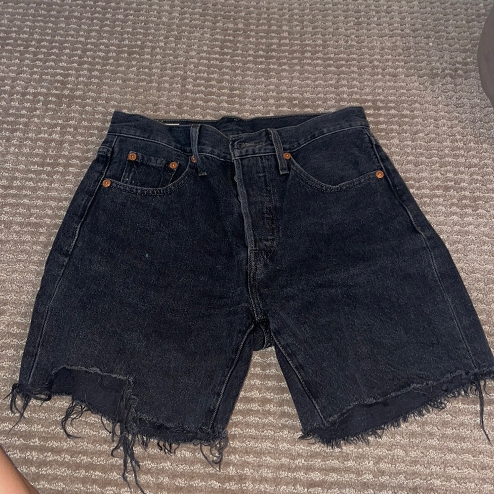 levi black jean shorts 501
